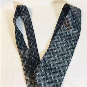 Pravata Geometric Gradient Grays Men’s Necktie 100% Polyester 56 x 4